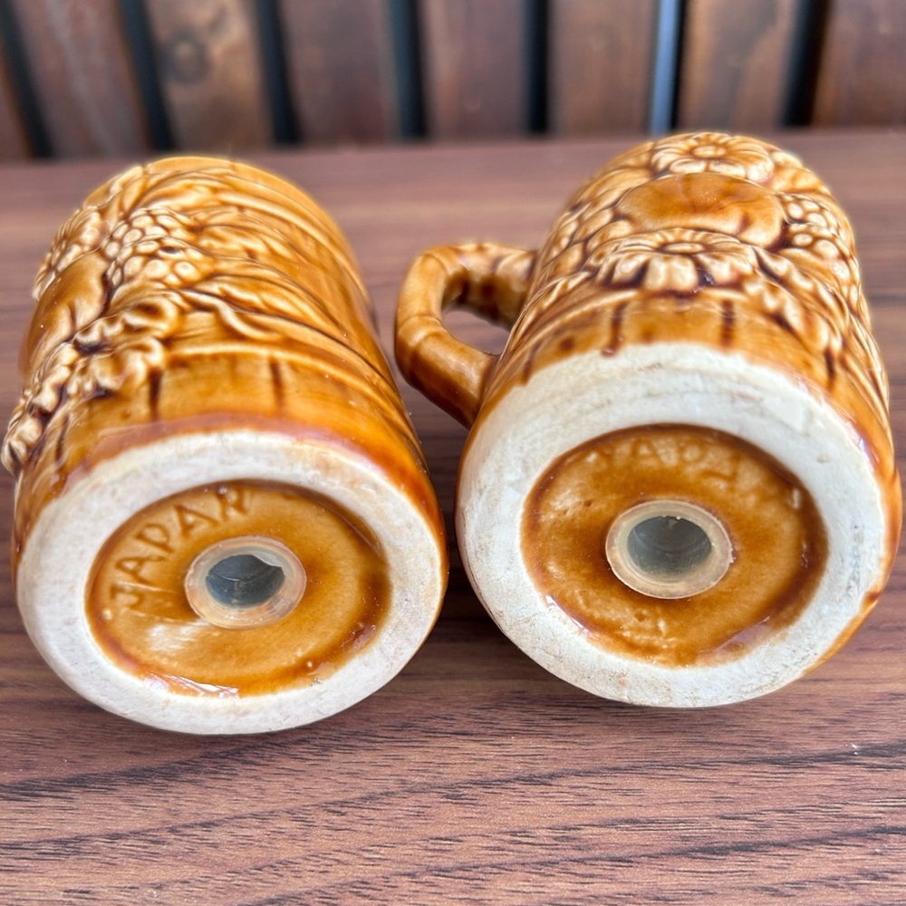 Vintage Japan salt & pepper shakers embossed fruit handle Moria glaze MCM Chic - Picture 4 of 5